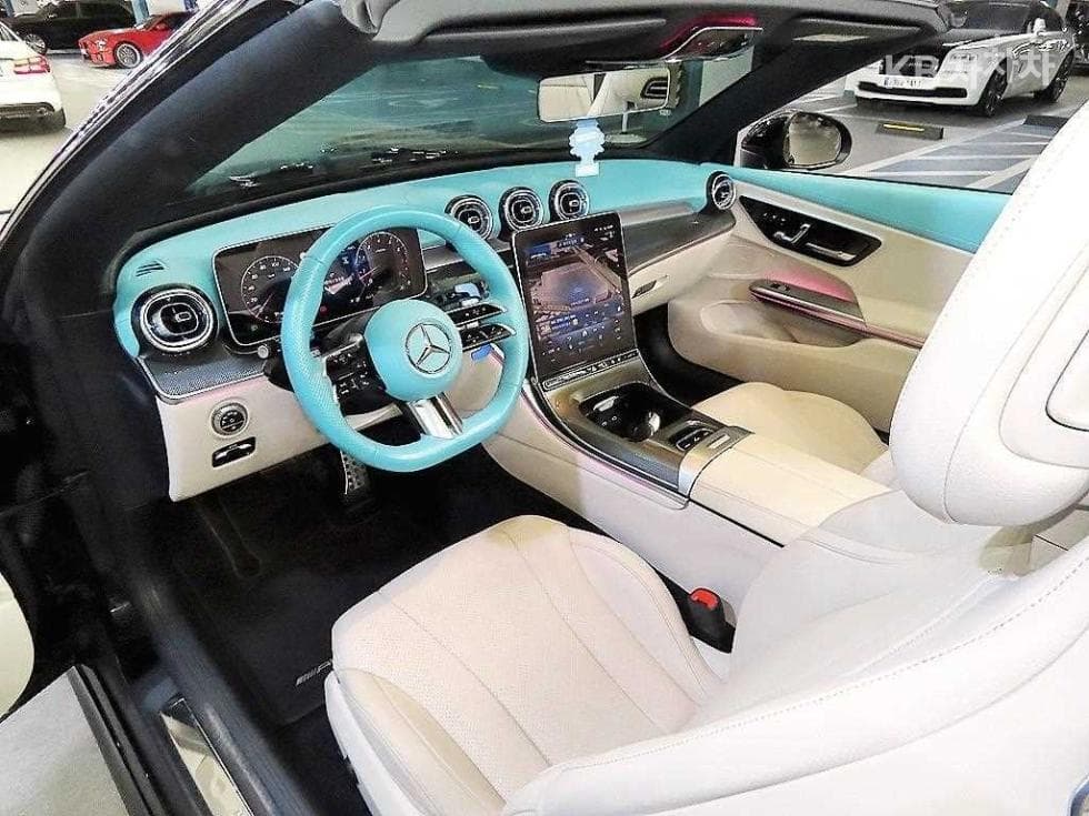 Mercedes-Benz CLE클래스 (C236)CLE 200 Cabriolet Стандартен - 2