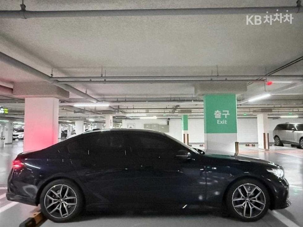 BMW Нов5 Серия(G60)520i M Sport - 3