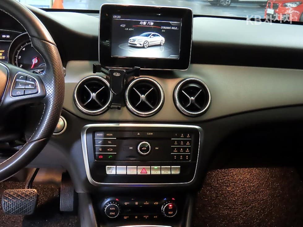 Mercedes-Benz CLA클래스CLA250 4Matic C117 - 11