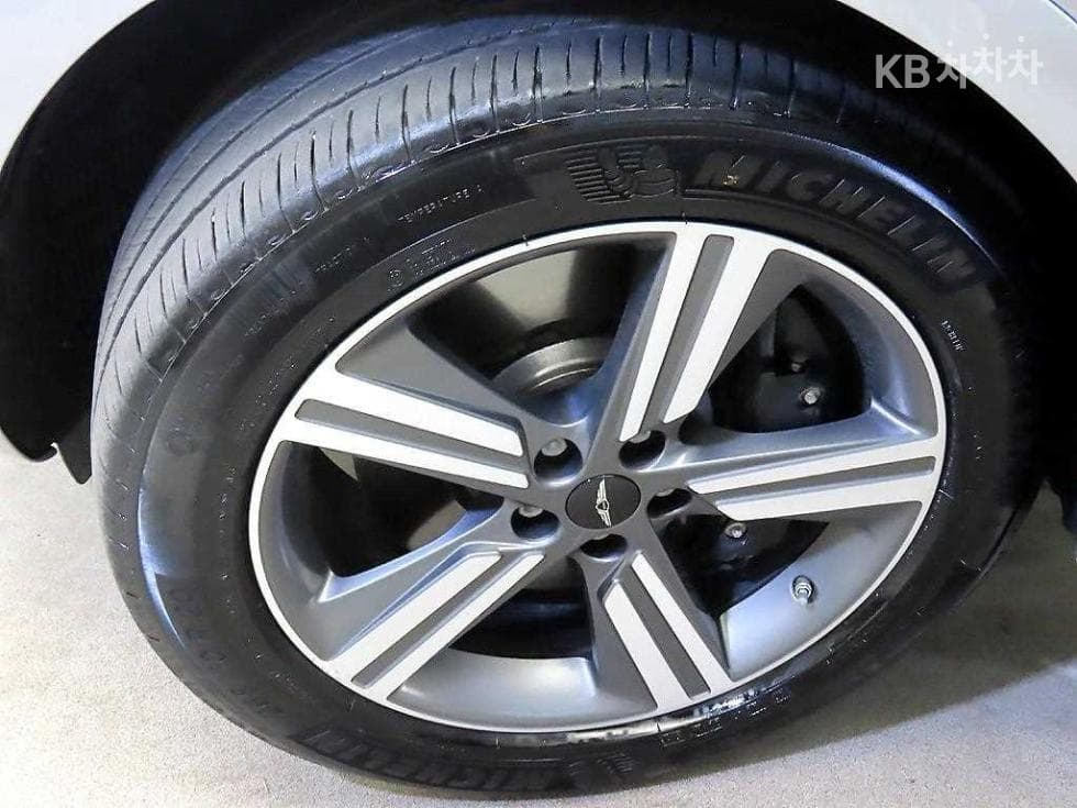 Дженезис GV80 COUPE2.5L бензин Турбо AWD Стандартен - 20