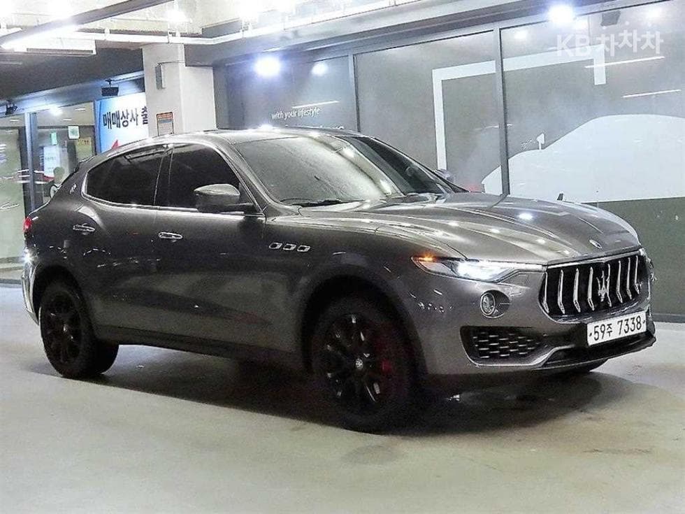 마세라티 르반떼 3.0 Дизел AWD Premium - Image 1