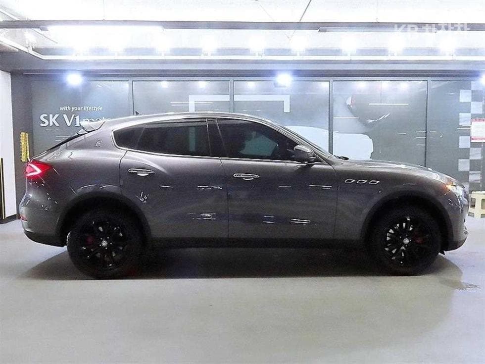 마세라티 르반떼3.0 Дизел AWD Premium - 3