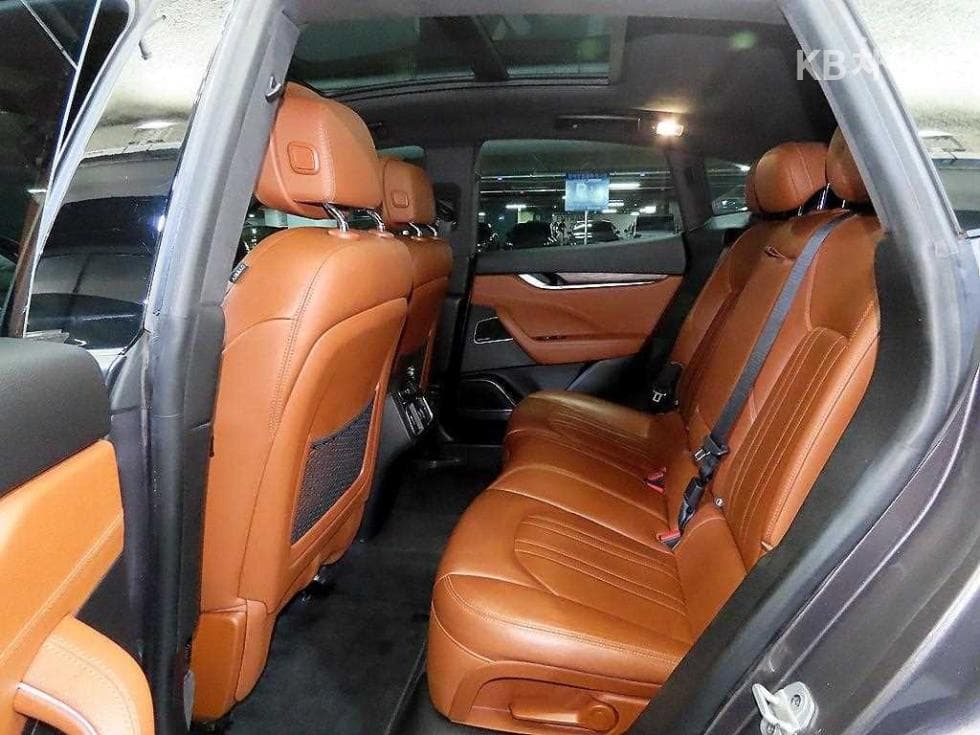 마세라티 르반떼3.0 Дизел AWD Premium - 7