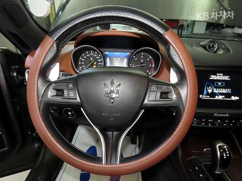 마세라티 르반떼3.0 Дизел AWD Premium - 8