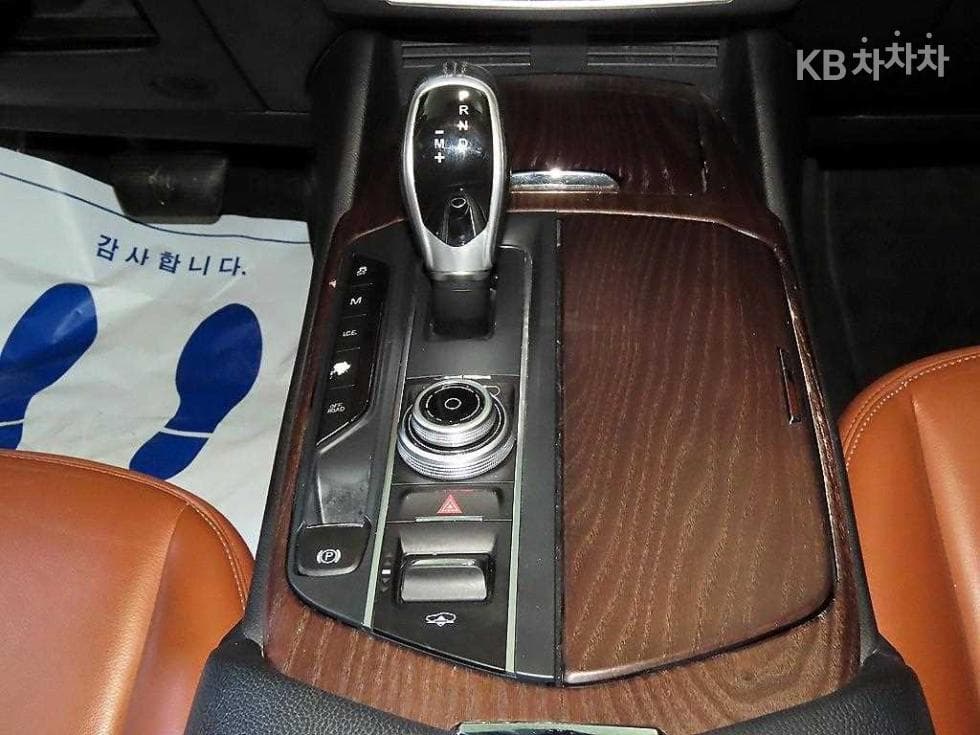 마세라티 르반떼3.0 Дизел AWD Premium - 12
