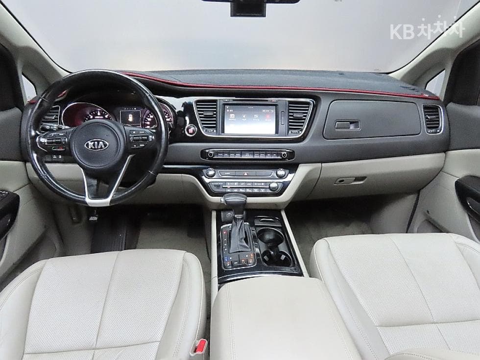 Киа All New Канивал9-местен 2.2 Дизел Noblesse - 6