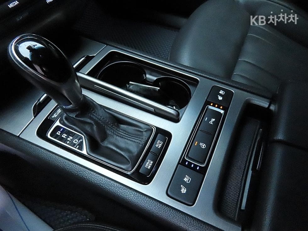 Хюндай ДженезисDHG330 Modern AWD Стандартен - 9