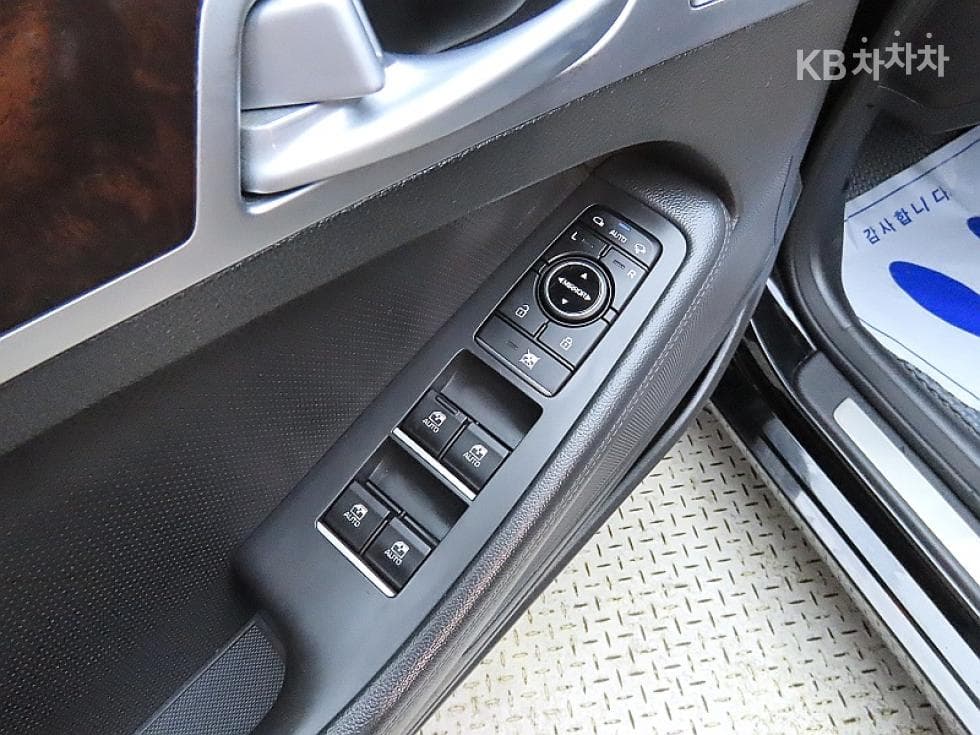 Хюндай ДженезисDHG330 Modern AWD Стандартен - 13