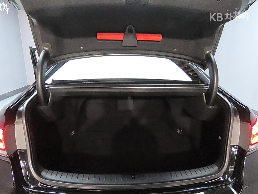 Хюндай ДженезисDHG330 Modern AWD Стандартен - 19