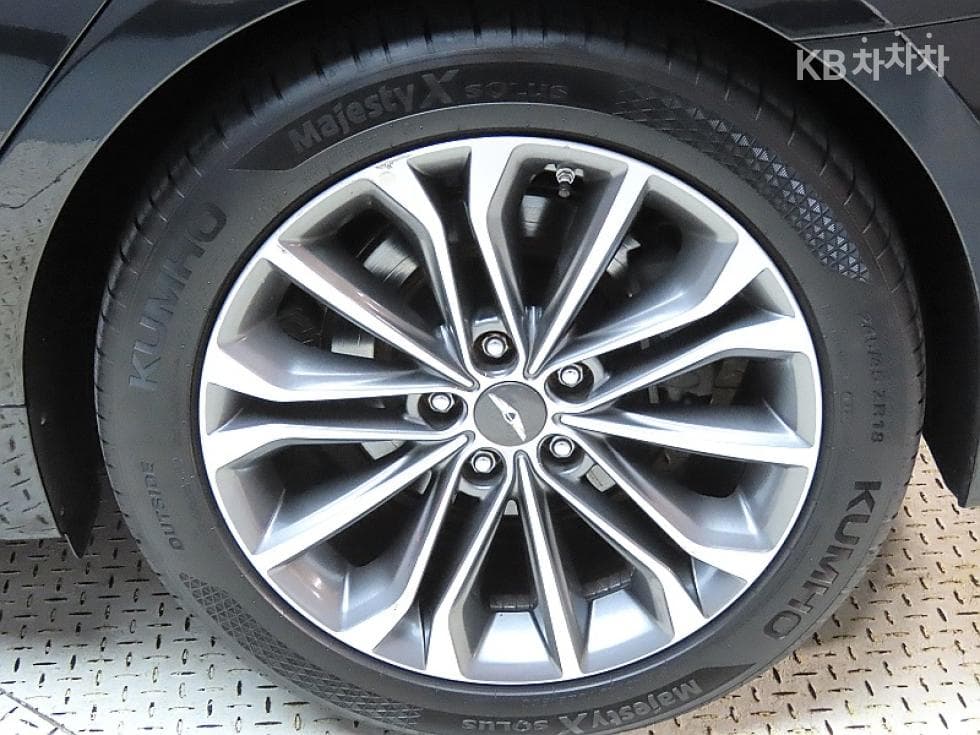 Хюндай ДженезисDHG330 Modern AWD Стандартен - 20
