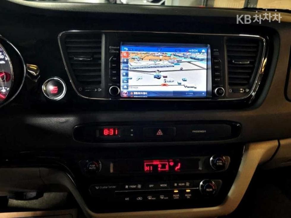 Kia All New Carnival9-seater 2.2 Diesel Prestige - 8