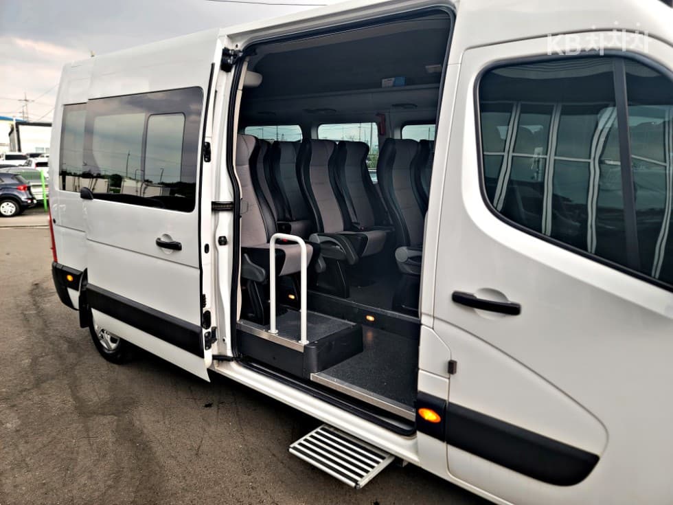 Renault Korea New 마스터 버스15-seater Standard - 16