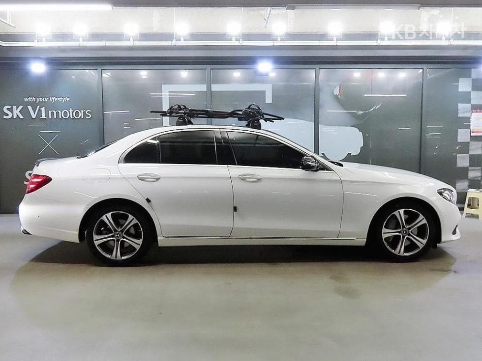 Mercedes-Benz E-Клас (W213)E300 Avantgarde - 3