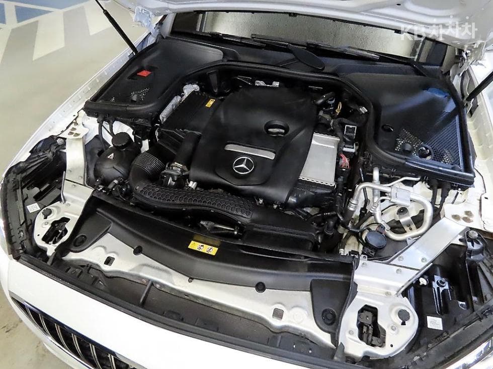 Mercedes-Benz E-Клас (W213)E300 Avantgarde - 19