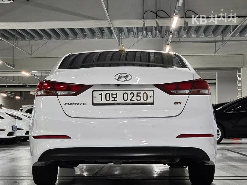 Hyundai Avante (Elantra)AD1.6 GDi Smart - 4
