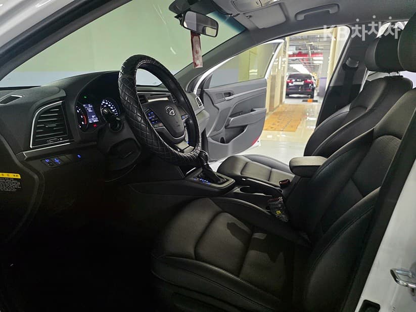 Hyundai Avante (Elantra)AD1.6 GDi Smart - 5