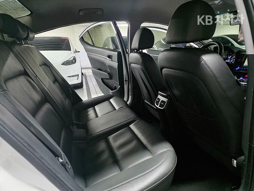 Hyundai Avante (Elantra)AD1.6 GDi Smart - 7
