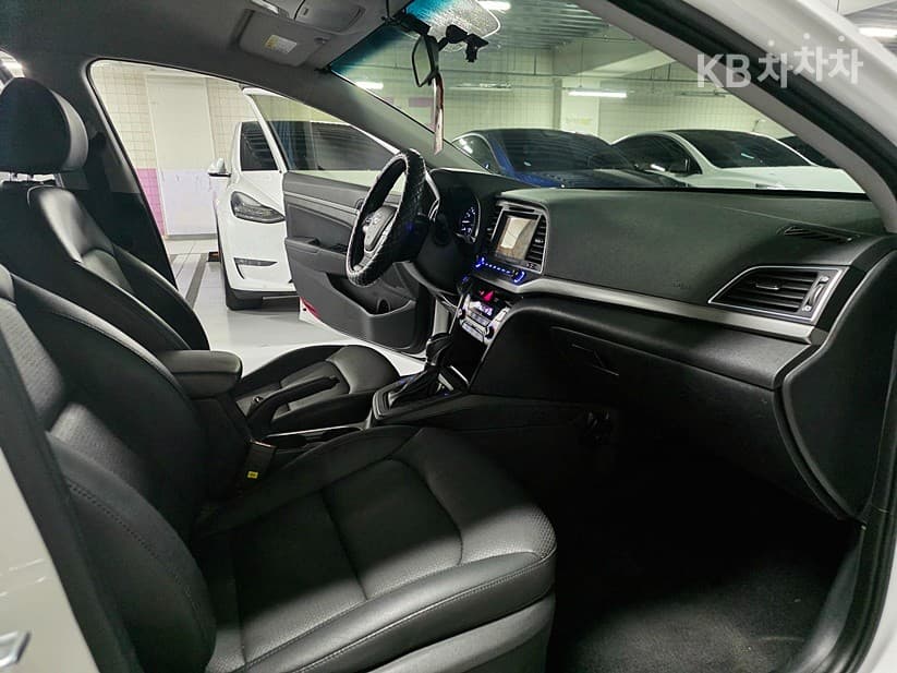 Hyundai Avante (Elantra)AD1.6 GDi Smart - 8