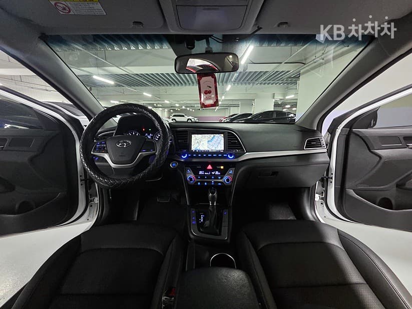 Hyundai Avante (Elantra)AD1.6 GDi Smart - 13