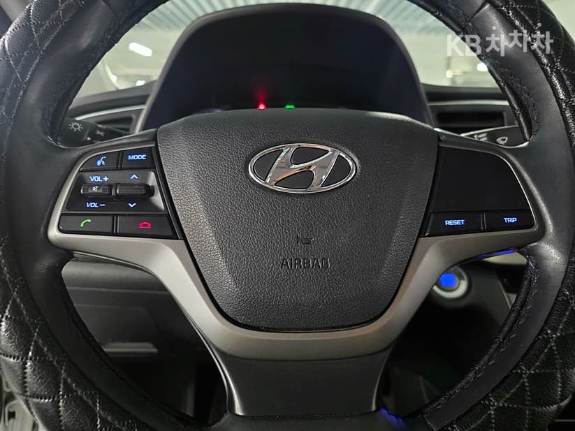 Hyundai Avante (Elantra)AD1.6 GDi Smart - 14