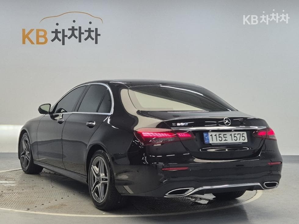 Mercedes-Benz E-Class (W213)E250 AMG Line - 2