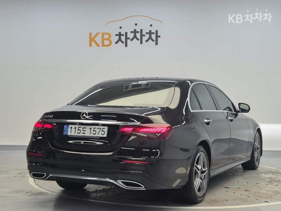 Mercedes-Benz E-Class (W213)E250 AMG Line - 3