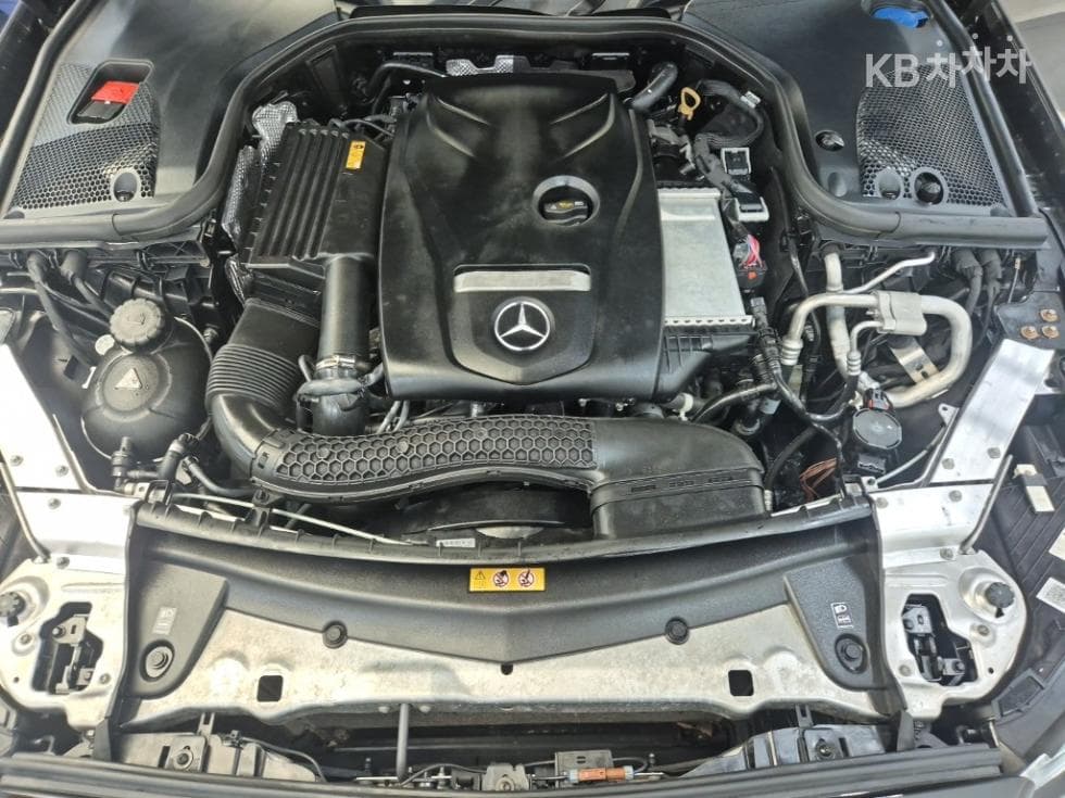 Mercedes-Benz E-Class (W213)E250 AMG Line - 5