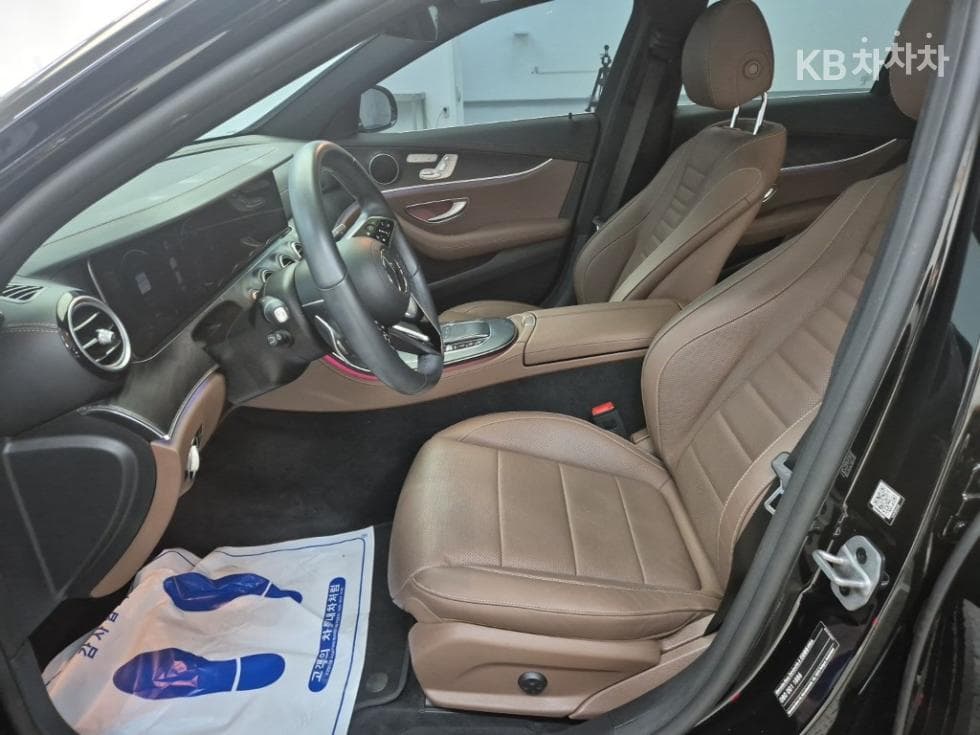 Mercedes-Benz E-Class (W213)E250 AMG Line - 11