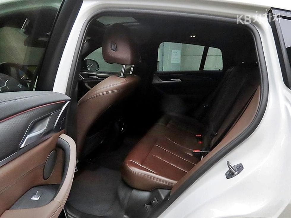BMW New X4 (G02)xDrive 20i xLine - 6