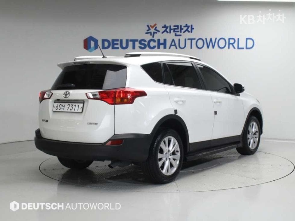 Toyota RAV42.5 2WD - 2