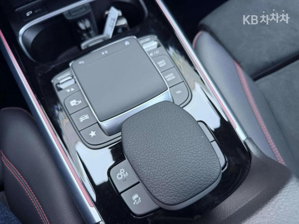 Mercedes-Benz GLB(X247)M-AMG GLB 35 4Matic - 19