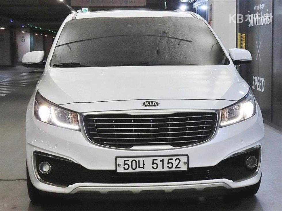 Kia All New Carnival9-seater 2.2 Diesel Noblesse Special (special feature/edition) - 2