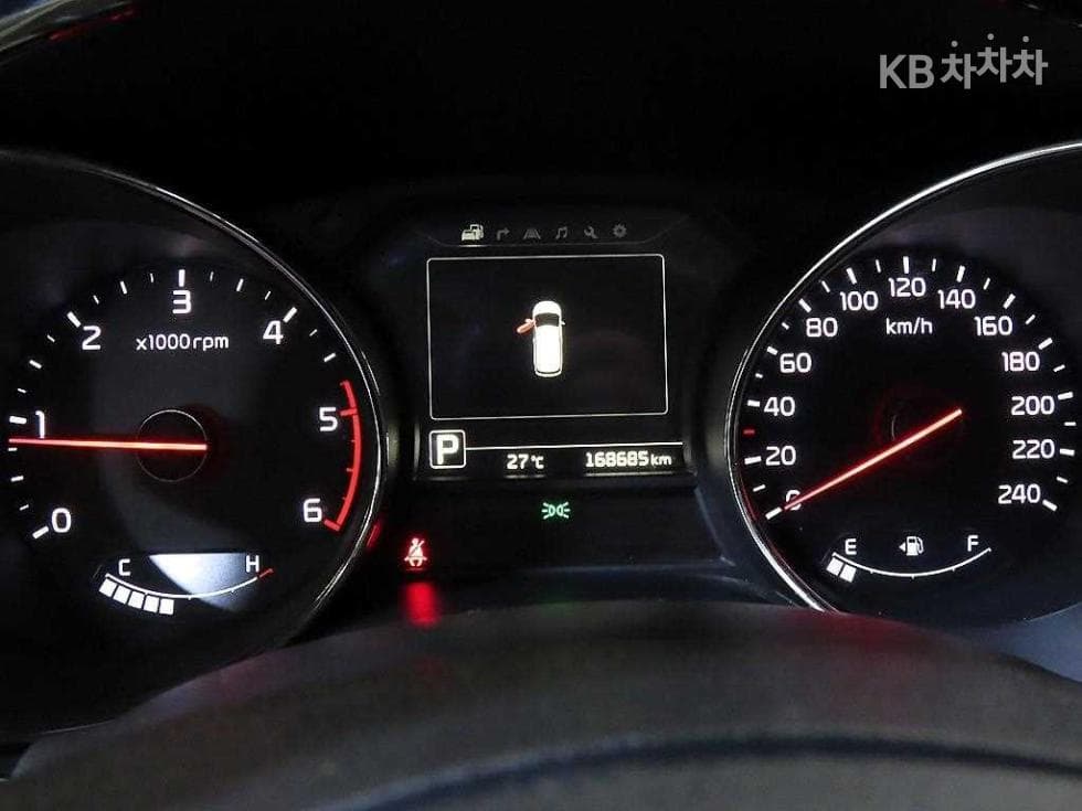 Kia All New Carnival9-seater 2.2 Diesel Noblesse Special (special feature/edition) - 9