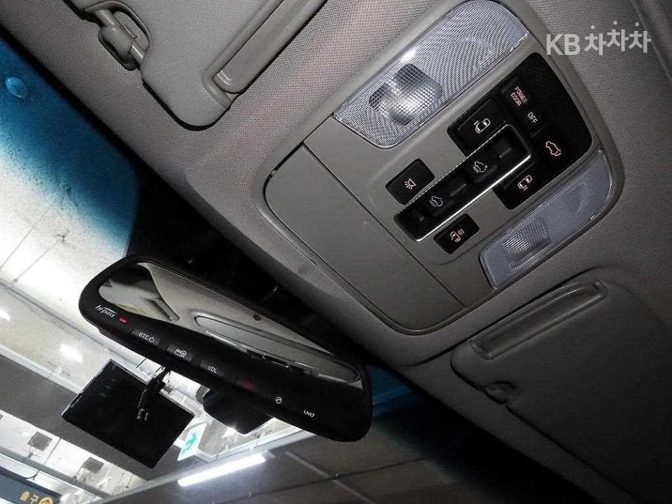 Kia All New Carnival9-seater 2.2 Diesel Noblesse Special (special feature/edition) - 13