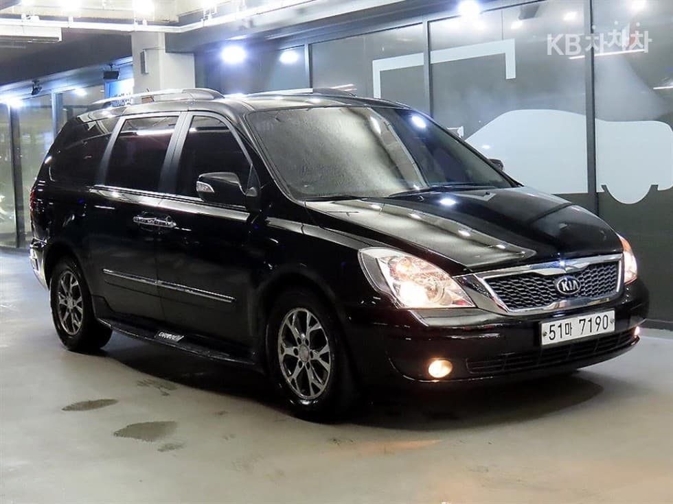 Kia Carnival R NewCarnival Limousine GLX Highest-end Type - Image 1