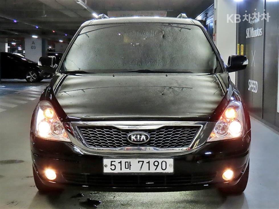 Kia Carnival RNewCarnival Limousine GLX Highest-end Type - 2
