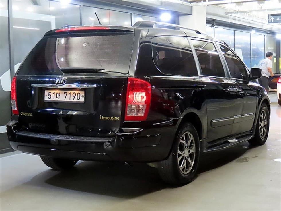 Kia Carnival RNewCarnival Limousine GLX Highest-end Type - 4