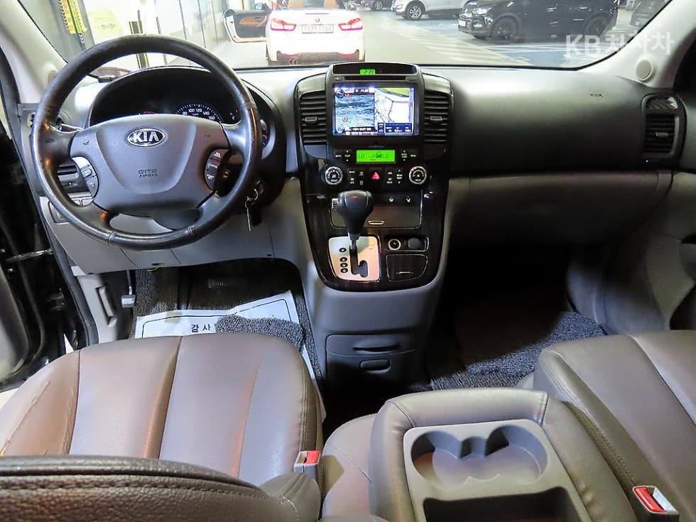 Kia Carnival RNewCarnival Limousine GLX Highest-end Type - 11