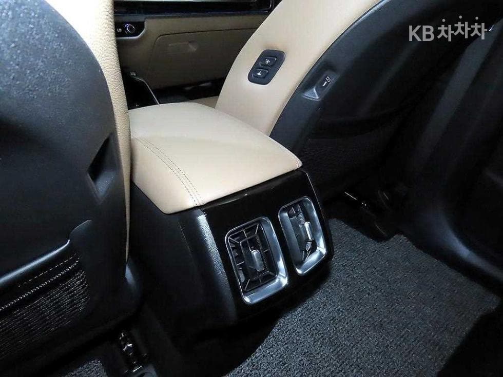 Kia The New (facelift) Sorento MQ42.5 T-GDI 2WD Signature - 14