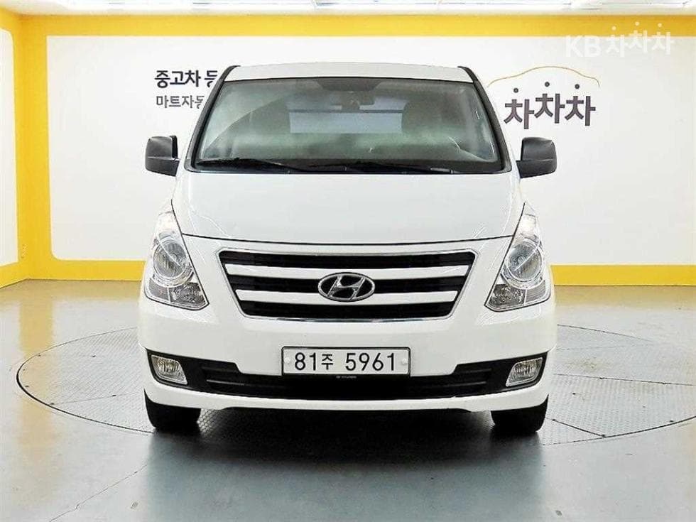 Hyundai Grand Starex 3Seater승 Van Smart - Image 1