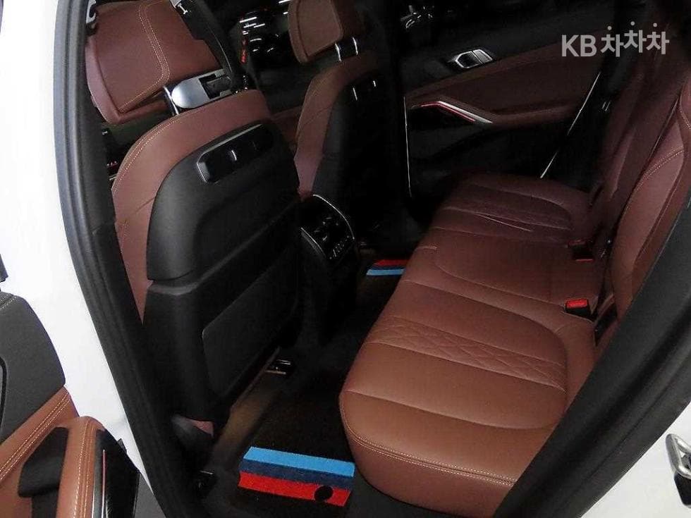 BMW X6(G06)xDrive 40i M Sport Package - 7