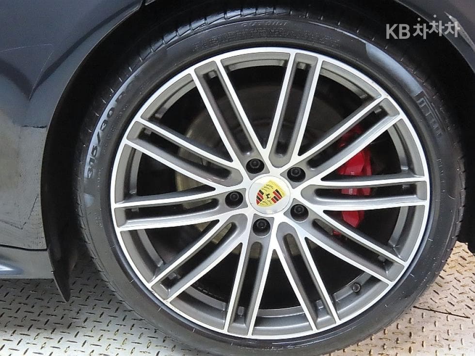 Porsche 파나메라 (971)4.0 GTS Стандартен - 20