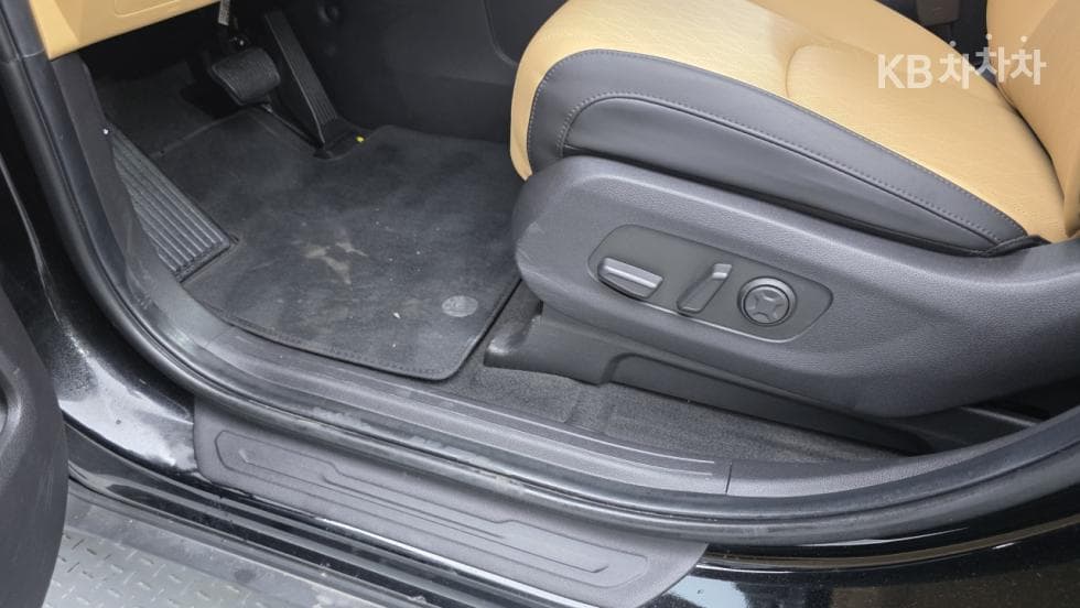 Kia Carnival 4th generationG3.5 GDI 9-seater Noblesse - 26