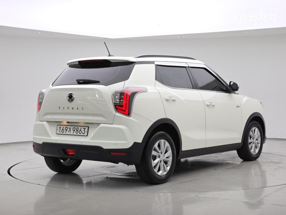 KG Mobility Very New (facelift/refresh; particularly for Tivoli) TivoliGasoline V3 2WD Standard - 3