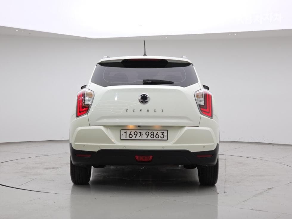 KG Mobility Very New (facelift/refresh; particularly for Tivoli) TivoliGasoline V3 2WD Standard - 4