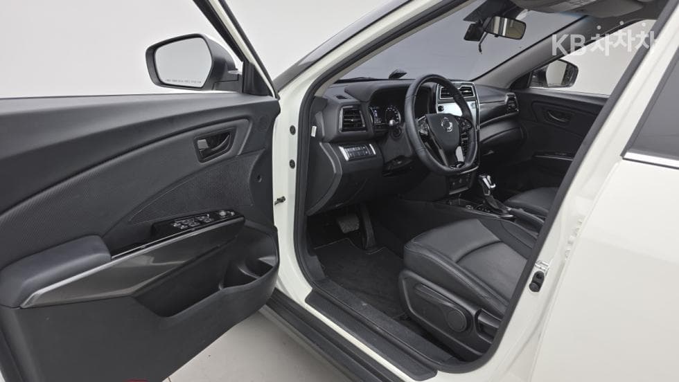 KG Mobility Very New (facelift/refresh; particularly for Tivoli) TivoliGasoline V3 2WD Standard - 12