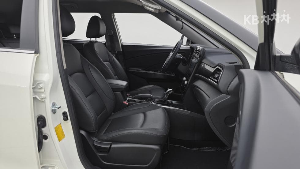 KG Mobility Very New (facelift/refresh; particularly for Tivoli) TivoliGasoline V3 2WD Standard - 14