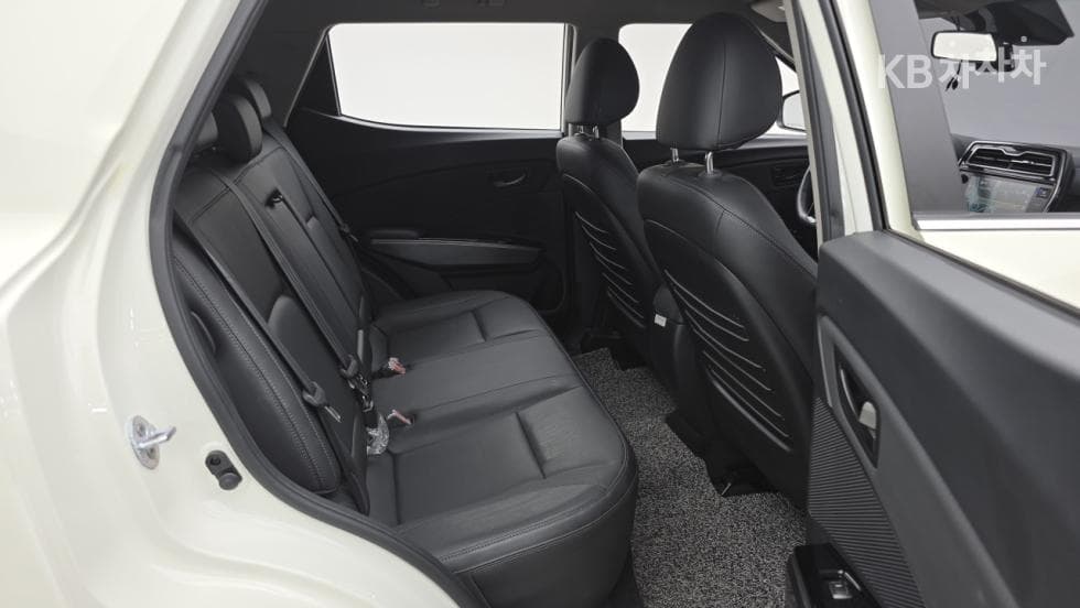 KG Mobility Very New (facelift/refresh; particularly for Tivoli) TivoliGasoline V3 2WD Standard - 15