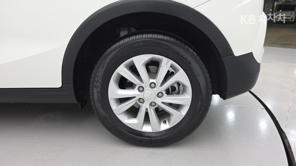 KG Mobility Very New (facelift/refresh; particularly for Tivoli) TivoliGasoline V3 2WD Standard - 19