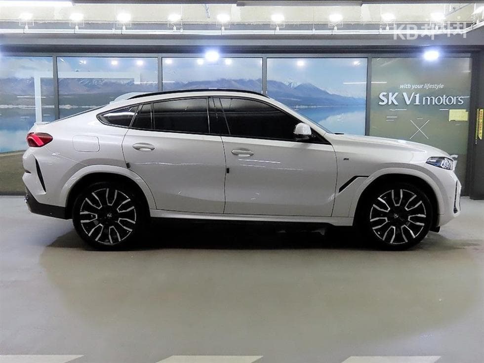 BMW X6(G06)xDrive 40i M Sport Package - 3